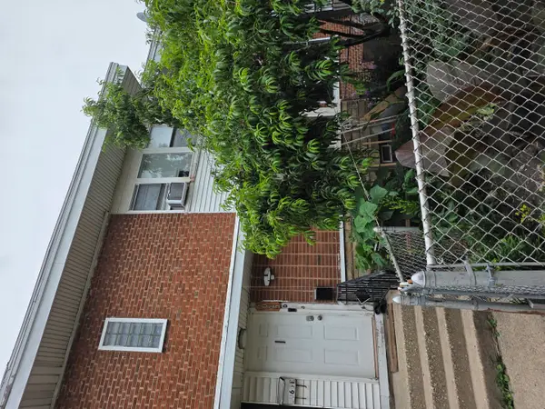5065 W Gladys Avenue #D, Chicago, IL 60644