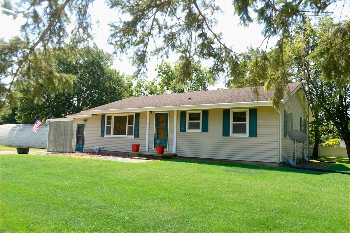1104 N 29th Road, Utica, IL 61373 - #1