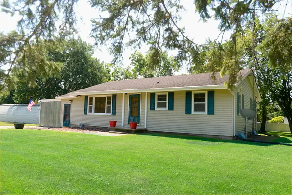 1104 N 29th Road, Utica, IL 61373