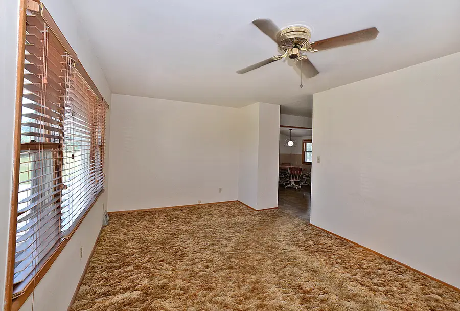 1104 N 29th Road, Utica, IL 61373 - #3