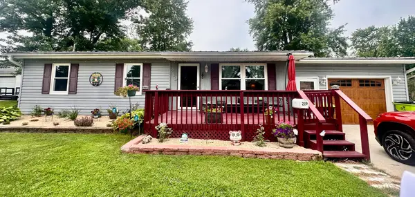 219 Scott Street, Chenoa, IL 61726