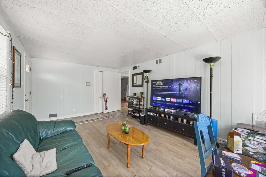 217 E Juliette Street, Thornton, IL 60476 - #3