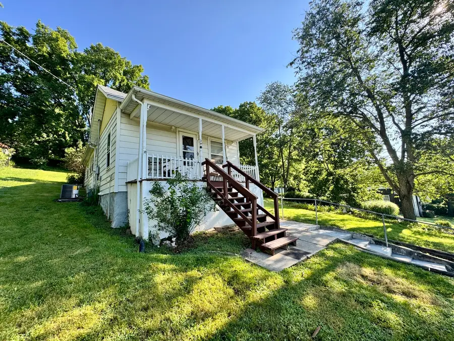 618 E Saint Paul Street, Spring Valley, IL 61362 - #3