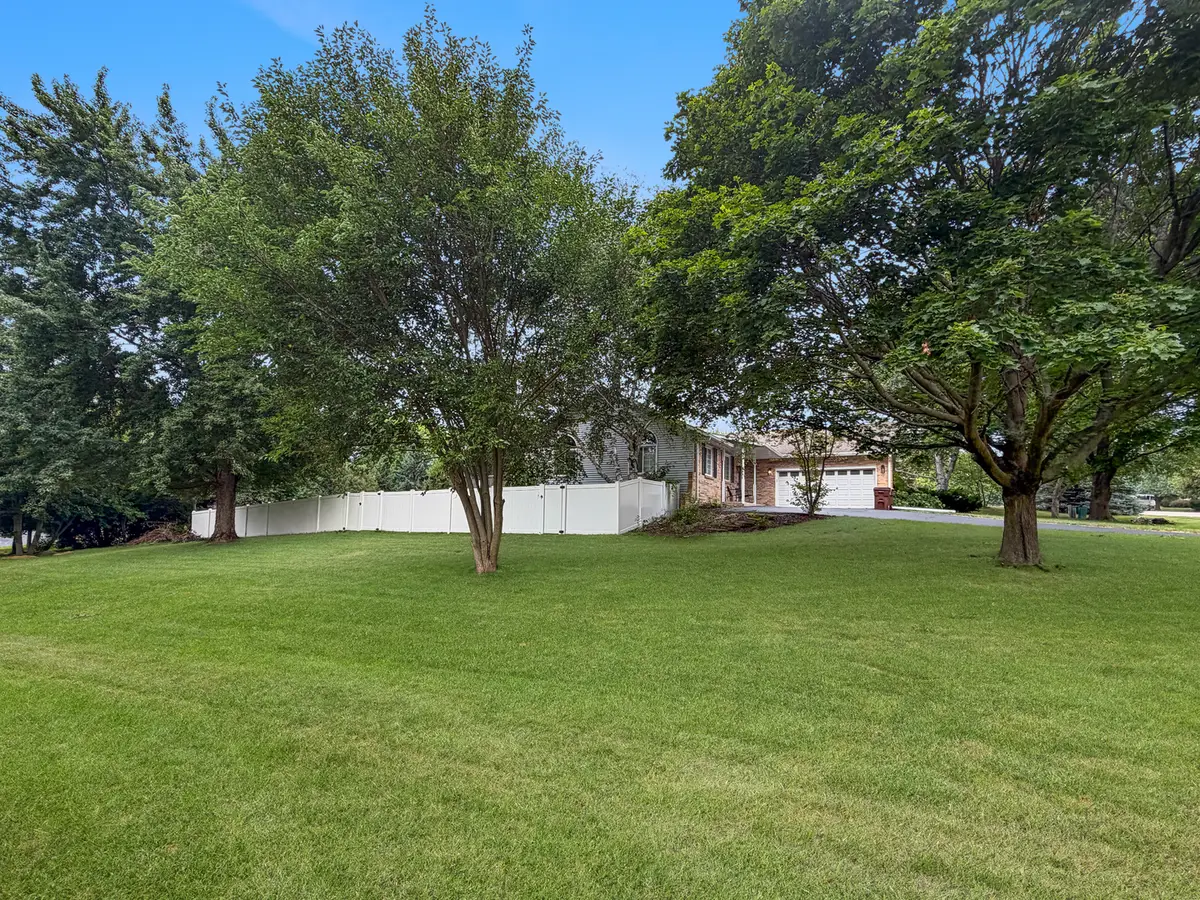 3103 W Greenfield Drive, Freeport, IL 61032 - #1
