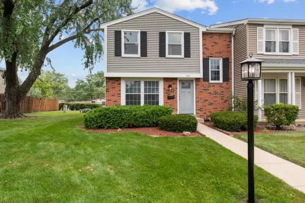 818 Lexington Circle, Hanover Park, IL 60133