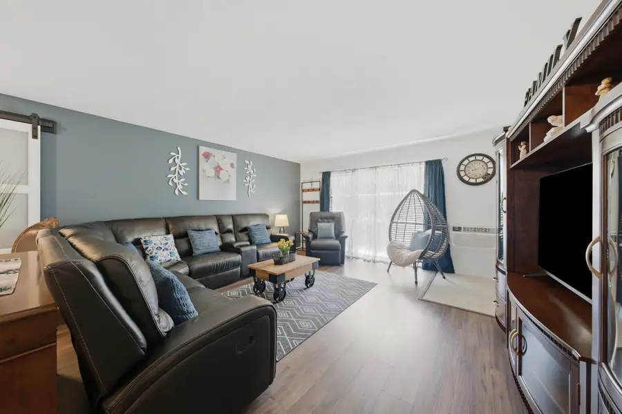 10332 S Pulaski Road #107, Oak Lawn, IL 60453 - #3
