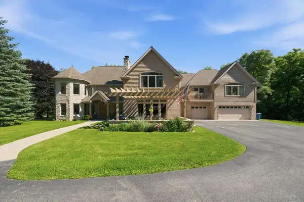 11555 S Elbridge Avenue, Palos Park, IL 60464