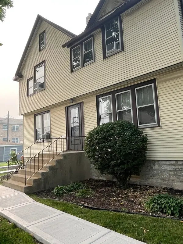 3328 Wisconsin Avenue, Berwyn, IL 60804