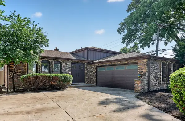216 W Kimbell Avenue, Elmhurst, IL 60126