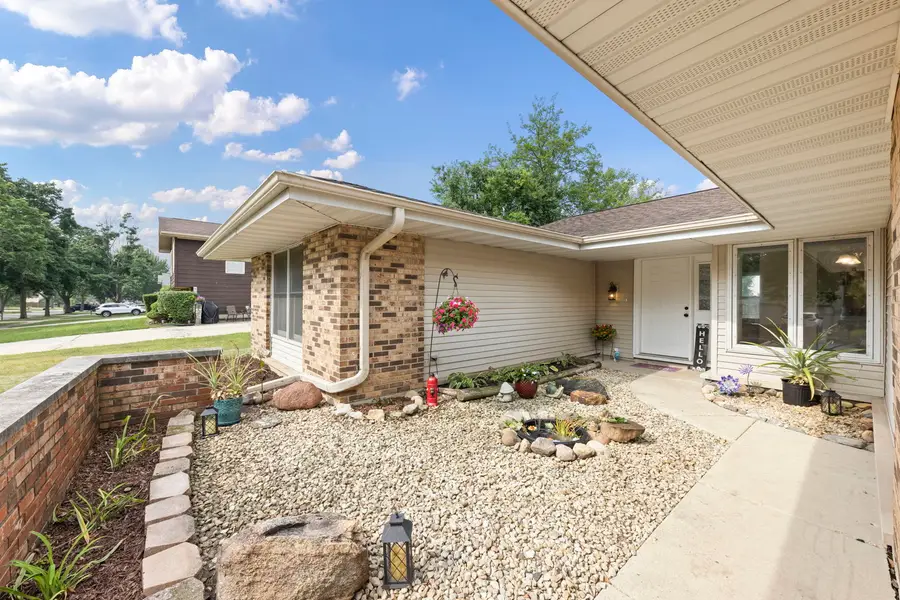 121 Newport Drive, Bolingbrook, IL 60440 - #3