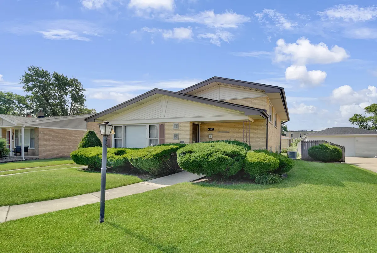 4513 W 102nd Street, Oak Lawn, IL 60453 - #1
