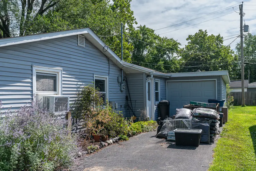 2317 9th Street, Silvis, IL 61282 - #2