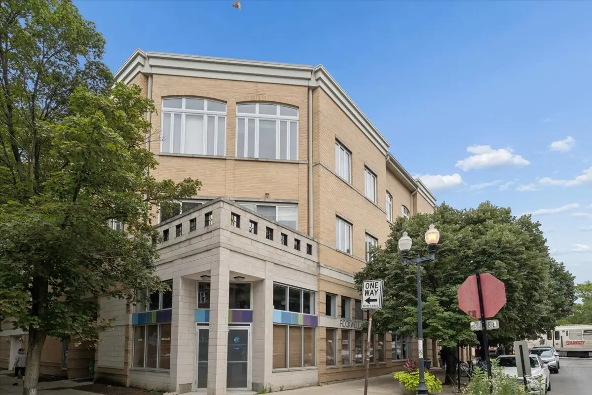 2555 W Leland Avenue #203, Chicago, IL 60625 - #1