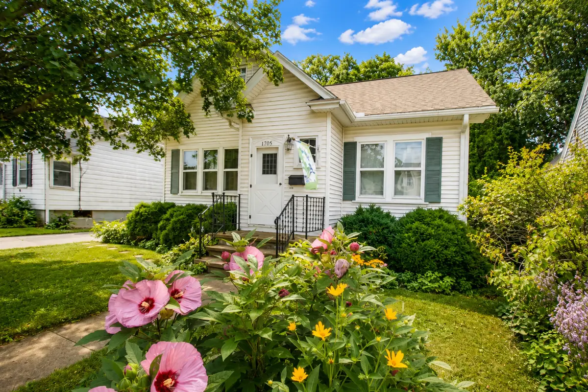 1705 W 2nd Street, Dixon, IL 61021 - #1