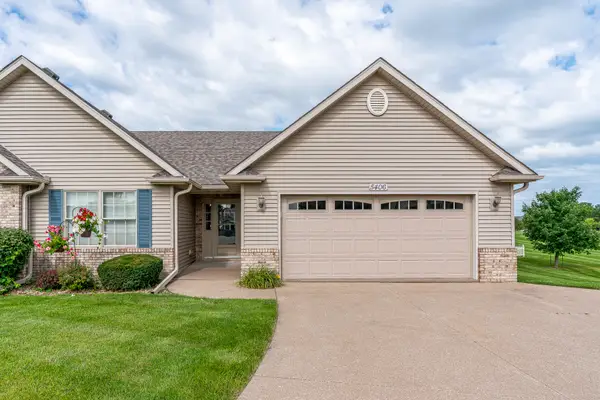 5406 Villa Court, Davenport, IA 52806