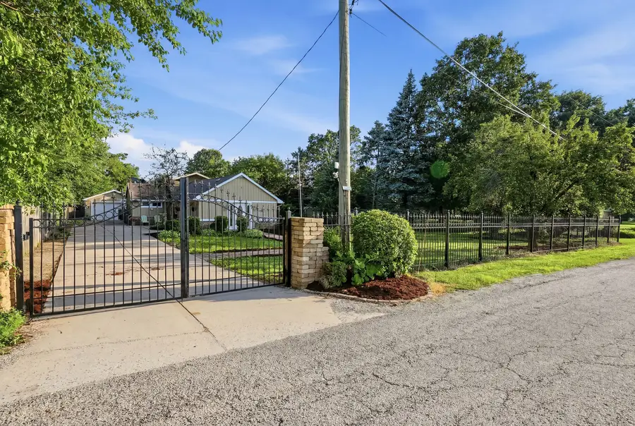 19709 W Schweitzer Road, Joliet, IL 60436 - #3