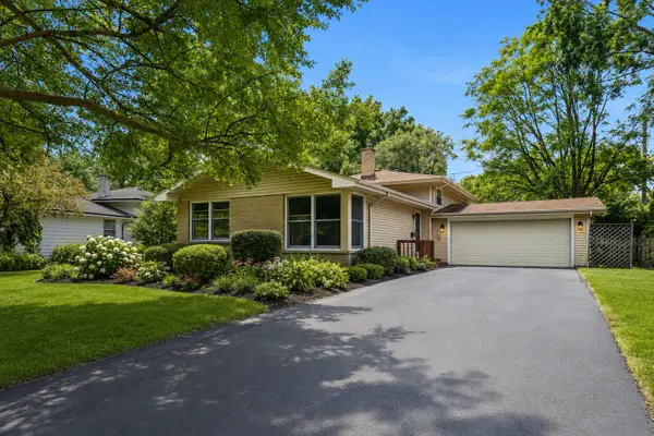 368 Sycamore Drive, Naperville, IL 60540