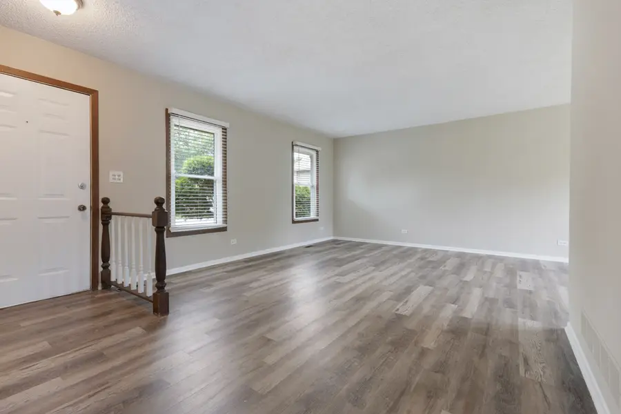 1842 Hawk Lane, Elk Grove Village, IL 60007 - #2
