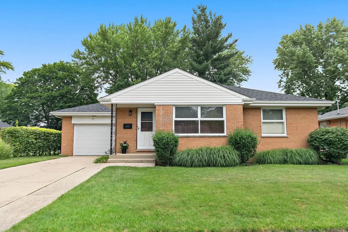 846 Sioux Drive, Elgin, IL 60120 - #1