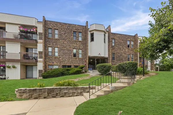 Address Withheld By Seller, Woodridge, IL 60517