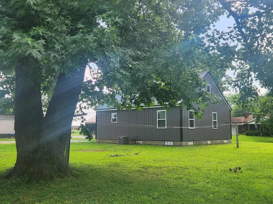 1111 New Street, Pinckneyville, IL 62274 - #2