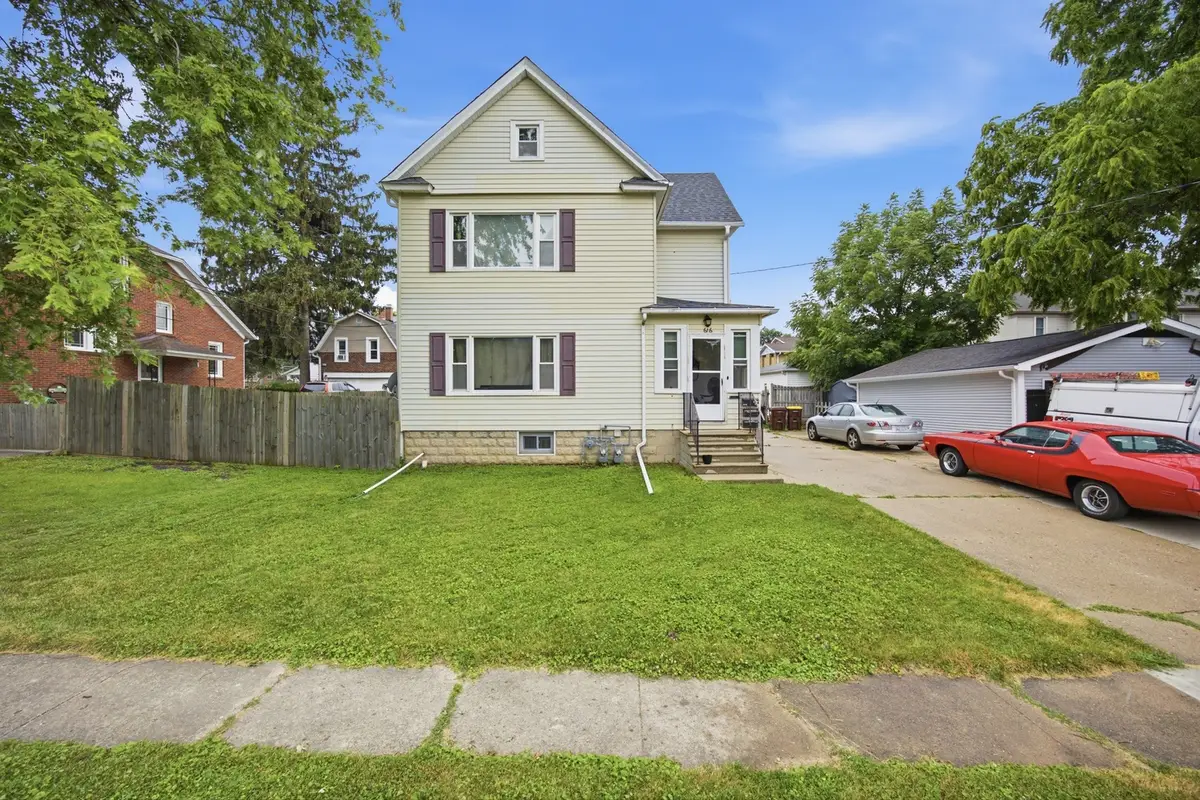 616 S Jefferson Street, Woodstock, IL 60098 - #1
