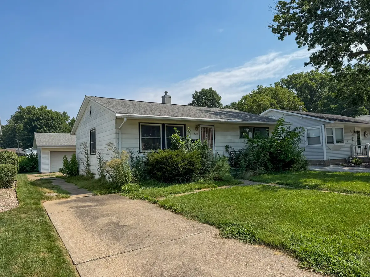 2015 Maple Street, Quincy, IL 62301 - #1