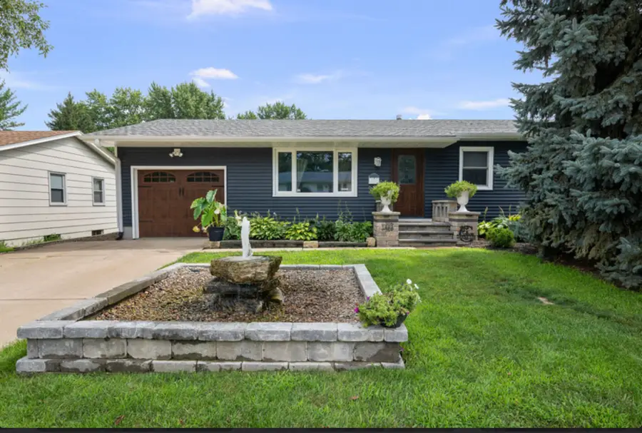 1403 E 35th Street, Davenport, IA 52807 - #3