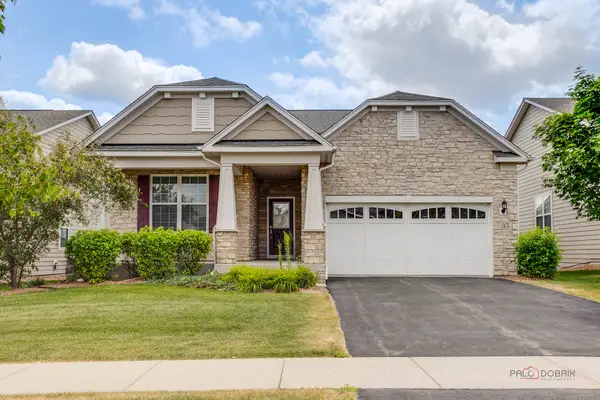 35 Pacific Avenue, Hawthorn Woods, IL 60047