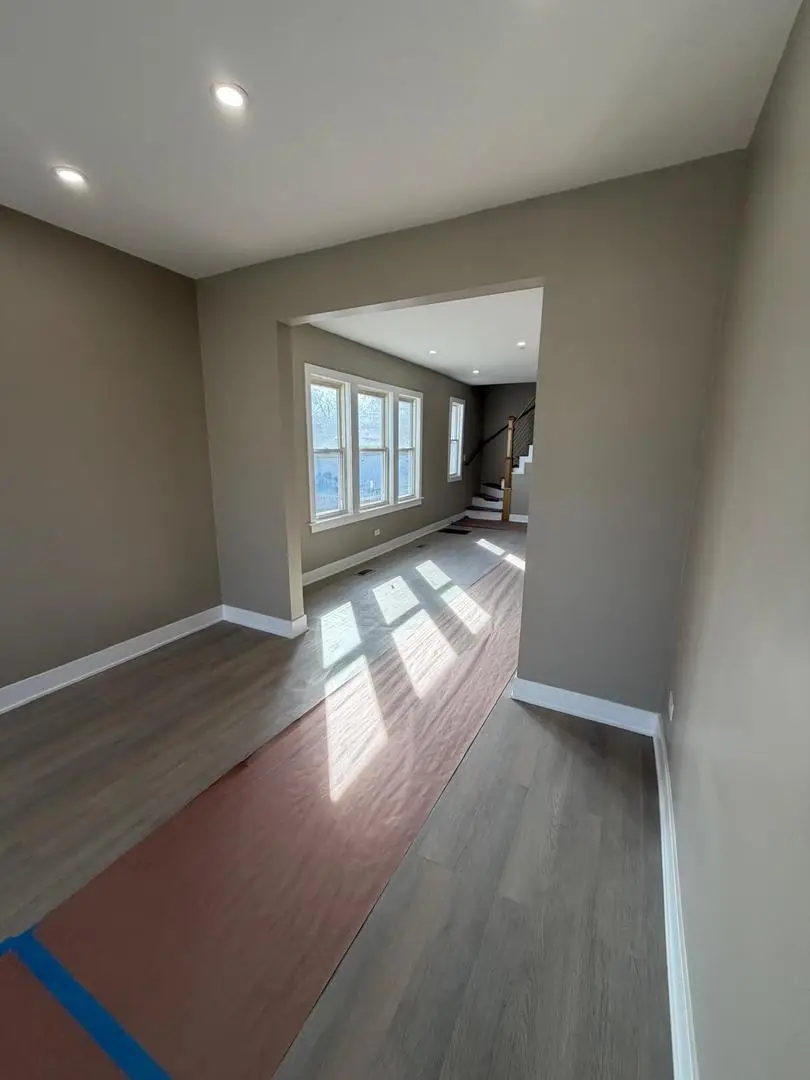 10426 S Calhoun Avenue, Chicago, IL 60617 - #3