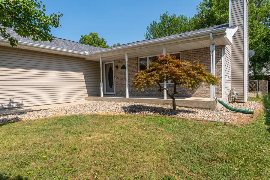 38 Edgewood Court, Bloomington, IL 61701 - #3