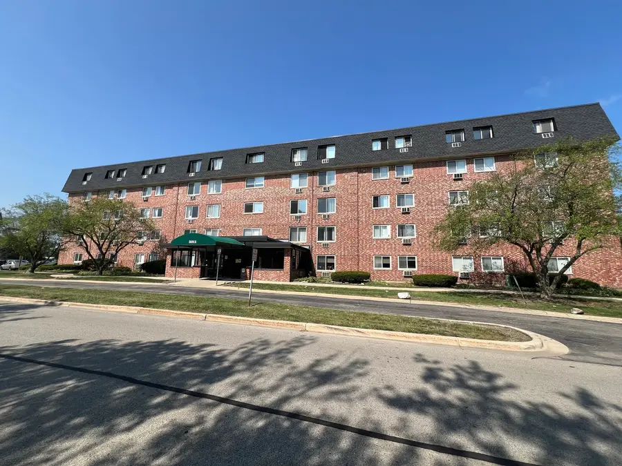 5011 Valley Lane #208, Streamwood, IL 60107 - #2