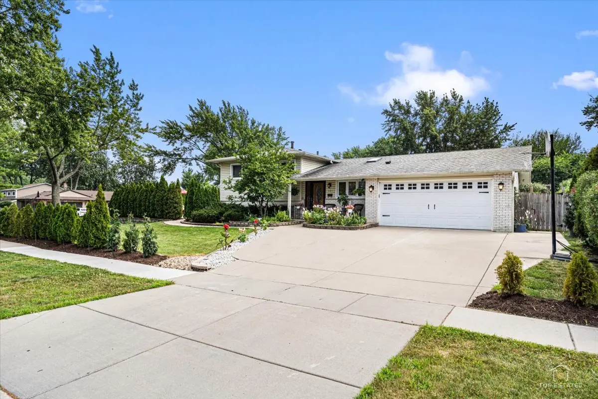 321 Hickory Lane, Schaumburg, IL 60193 - #1