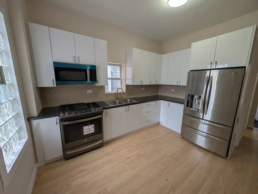 654 E 92nd Place, Chicago, IL 60619 - #3
