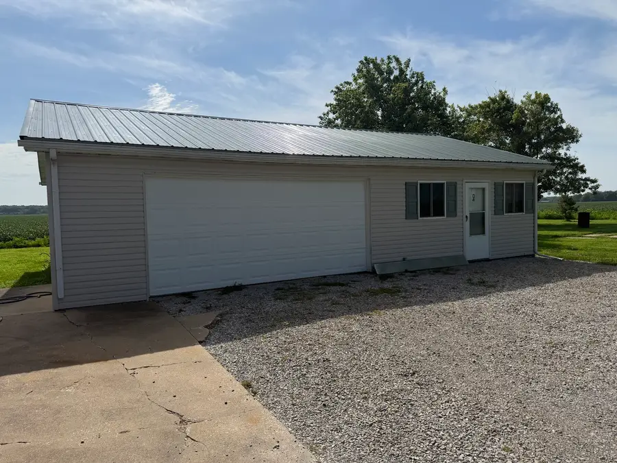 4016 Valier Carpet Road, Tamaroa, IL 62888 - #2
