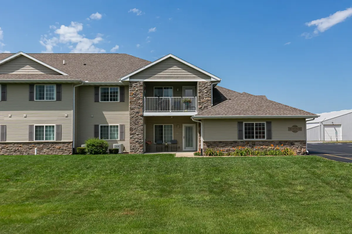 220 E Franklin Street #204, Eldridge, IA 52748 - #1