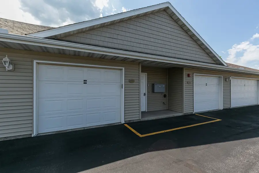 220 E Franklin Street #204, Eldridge, IA 52748 - #3