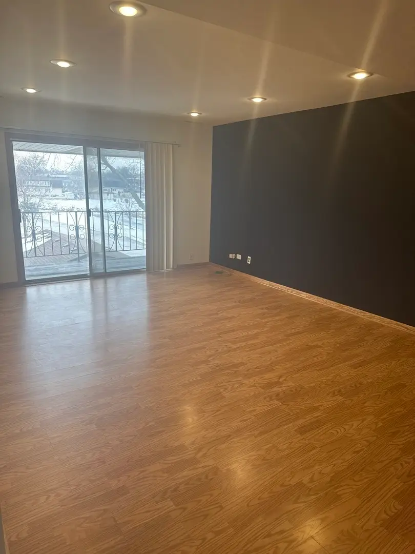 5721 Circle Drive #304, Oak Lawn, IL 60453 - #3