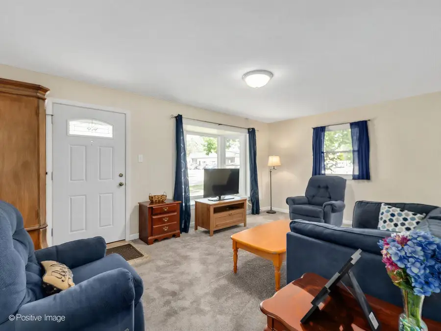 23 W Naperville Road, Westmont, IL 60559 - #3
