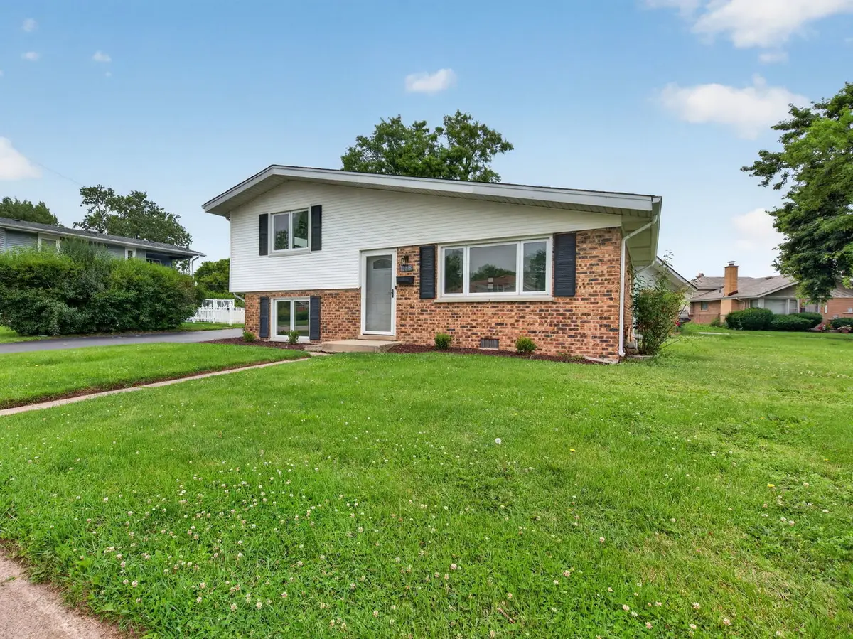10818 S Plahm Court, Worth, IL 60482 - #1