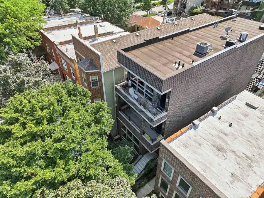 2712 N Artesian Avenue #2, Chicago, IL 60647 - #2