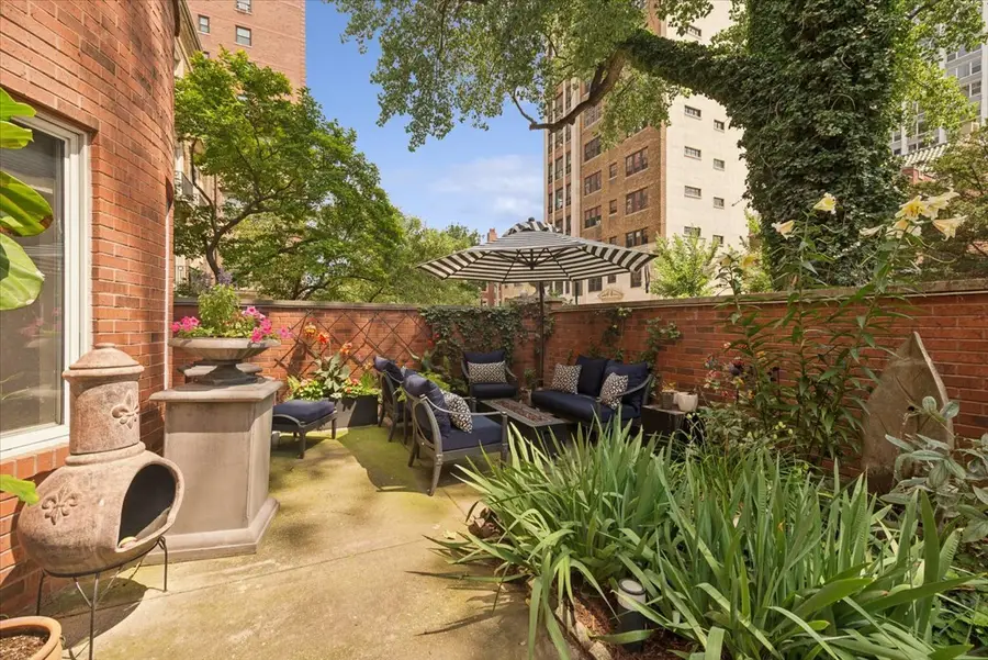 716 W Junior Terrace #A, Chicago, IL 60613 - #3