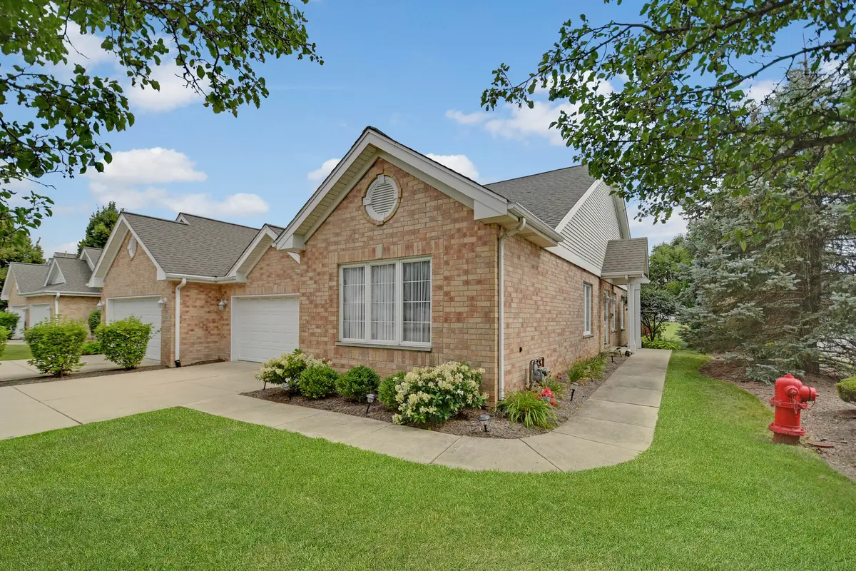 5553 Foxwoods Drive, Oak Lawn, IL 60453 - #1