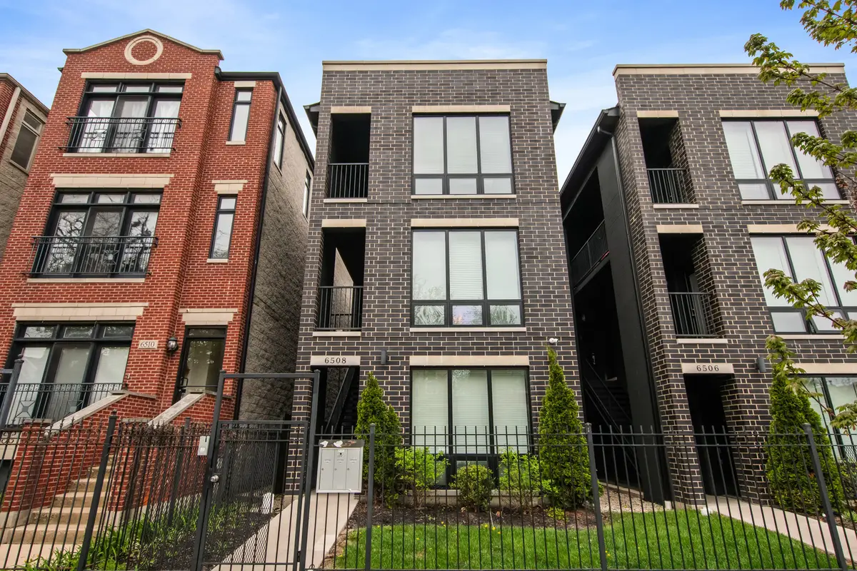 6506 S Ingleside Avenue, Chicago, IL 60637 - #1