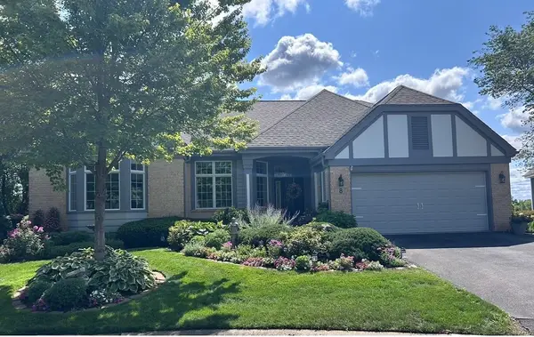 8 Canterbury Court, Lake In The Hills, IL 60156