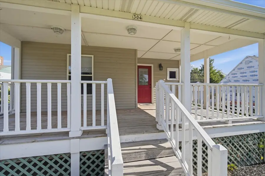 304 E Franklin Street, Carlock, IL 61725 - #3