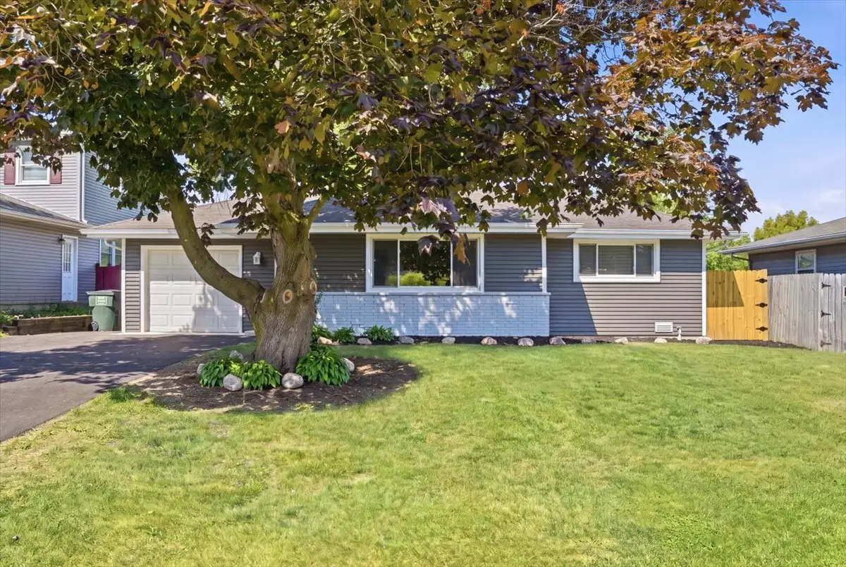 412 S Thornwood Drive, Lindenhurst, IL 60046 - #1