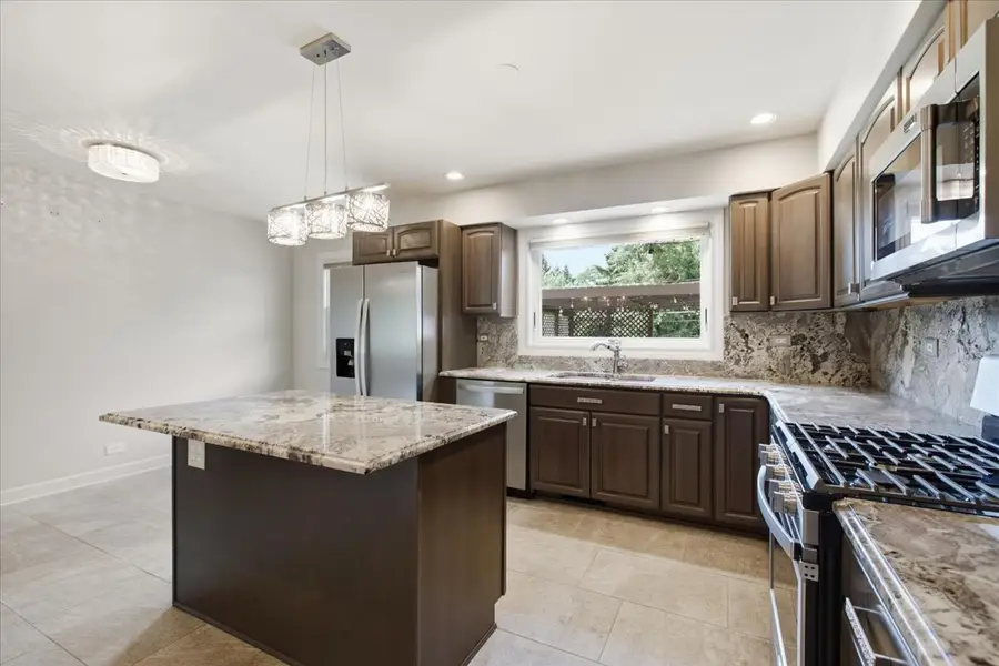 6 Meadowood Drive, Oak Brook, IL 60523 - #2