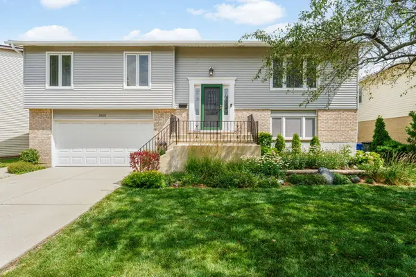 1826 W Catalpa Lane, Mount Prospect, IL 60056