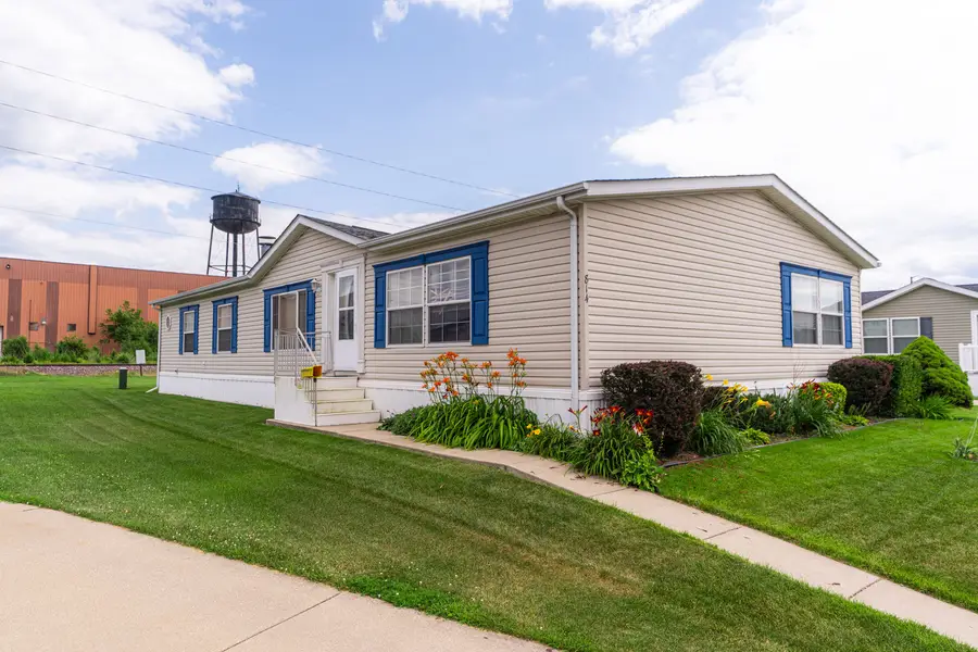 814 S Eleventh Street, Dekalb, IL 60115 - #2